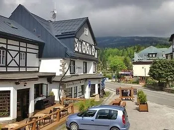 Lomnice Hotel & Restaurant מלון Špindlerŭv Mlýn