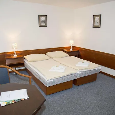 Lomnice Hotel & Restaurant