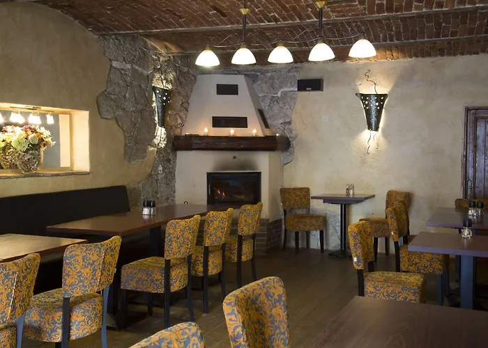 Lomnice Hotel & Restaurant Готель